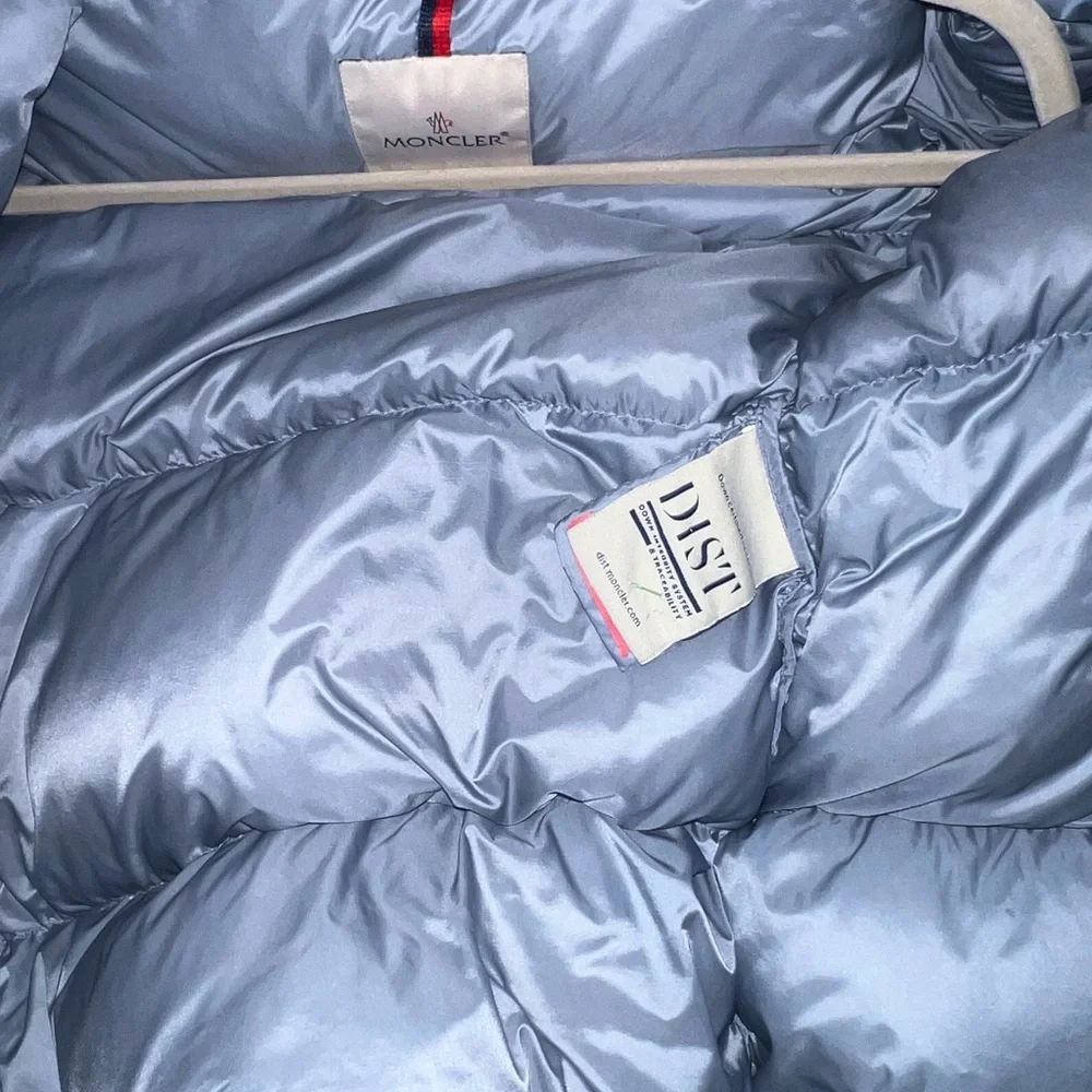 Women’s Moncler coat - Picture 7 of 7